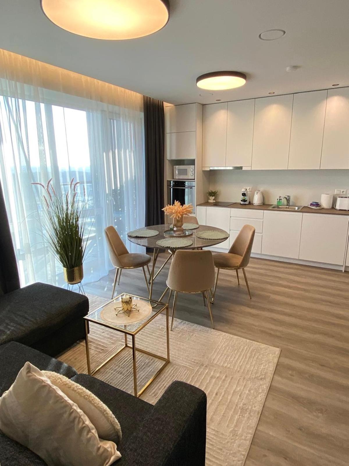 Skylum 17th Floor Apartment *